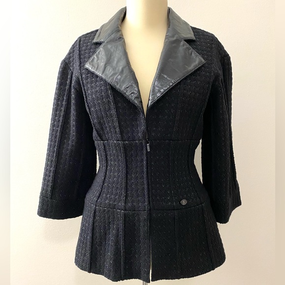 Authentic Chanel tweed jacket - Picture 1 of 12